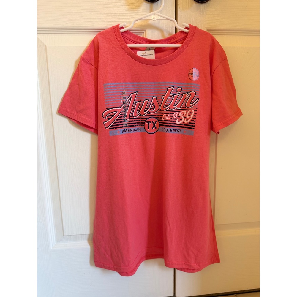 NWT Women's Austin Tshirt size medium